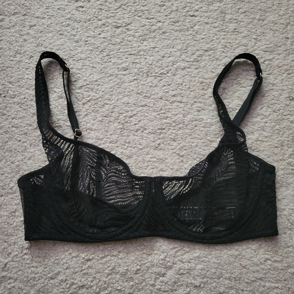 Victoria's Secret Very sexy black unlined bra 32C